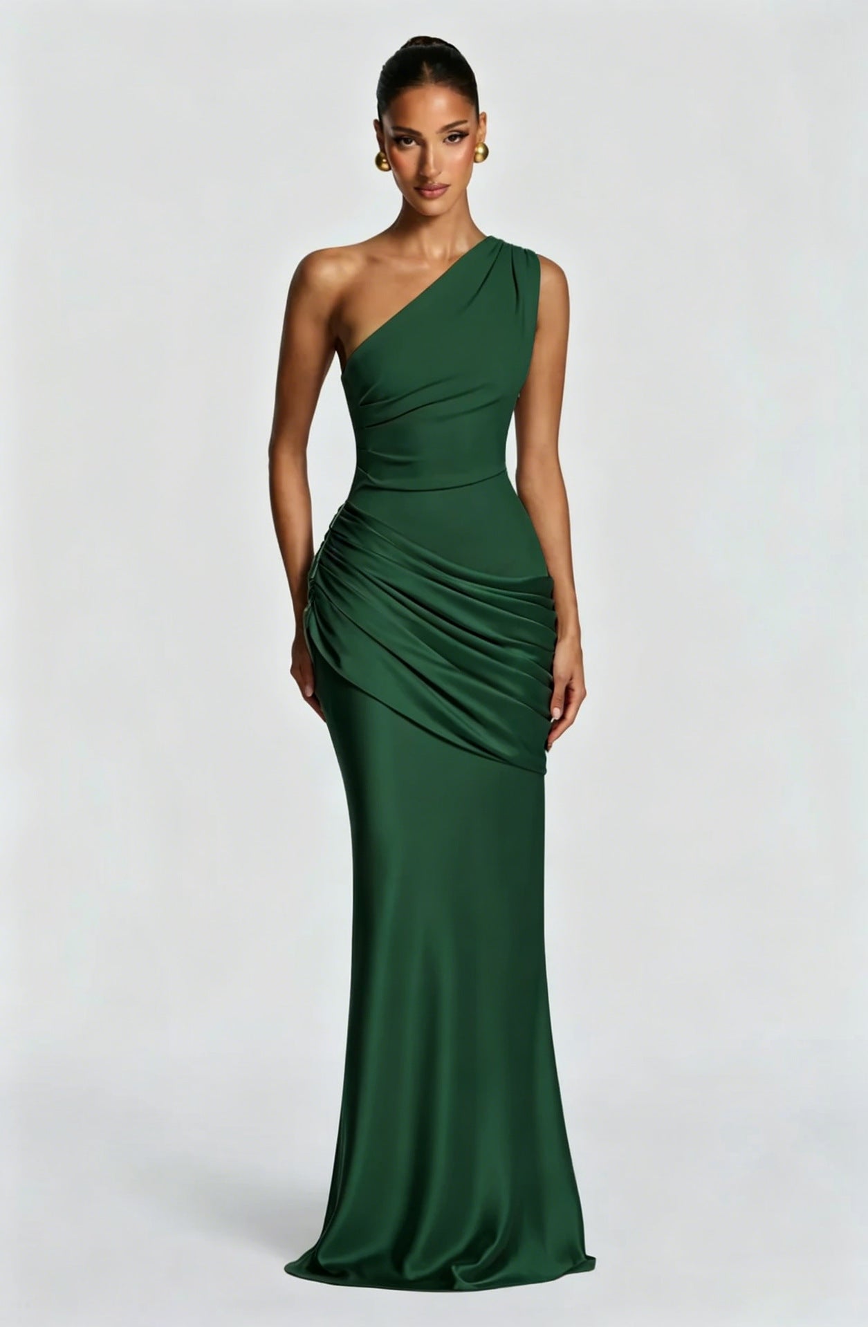 Robe sirène en satin une épaule