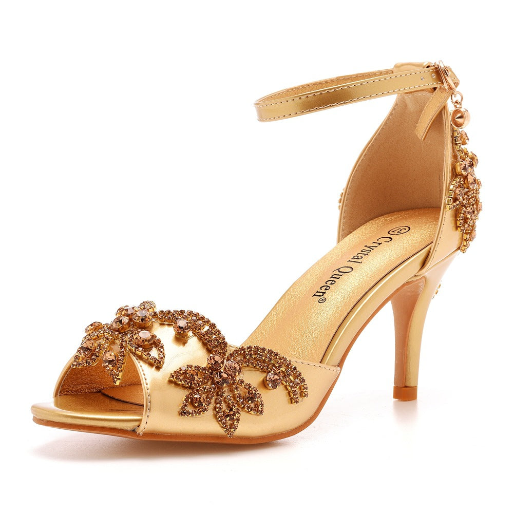 Sandales à talon aiguille et strass bout ouvert