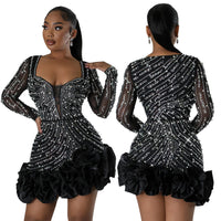 Robe ornée de perles et strass