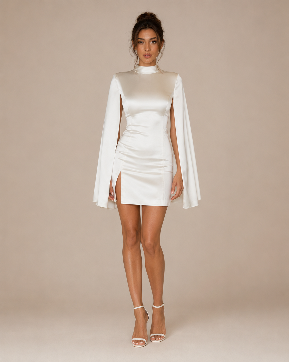 Robe Mini en Satin à Manches Cape, Preencess