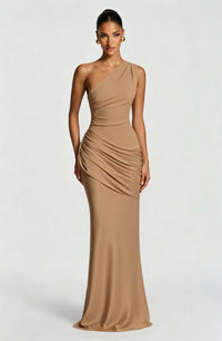 Robe sirène en satin une épaule