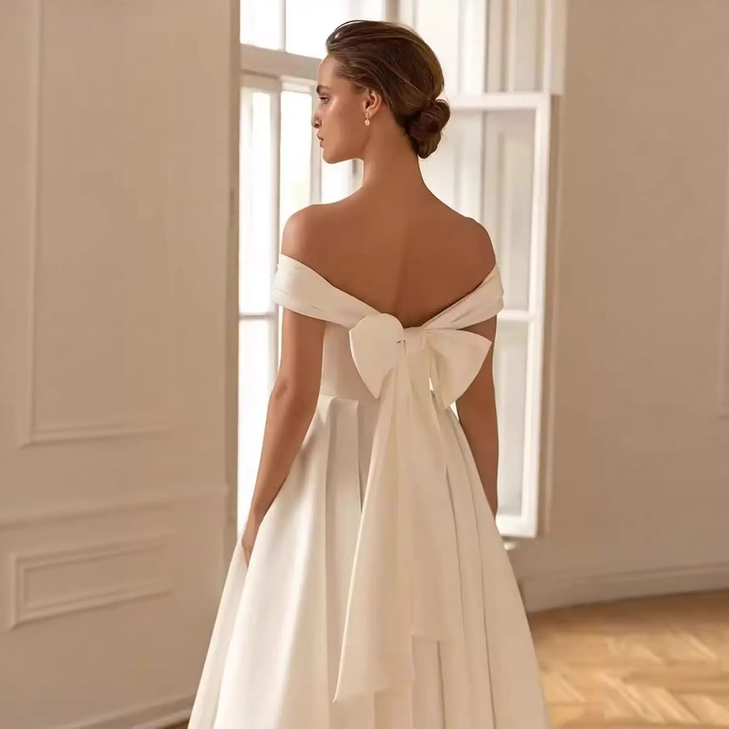 Robe de mariée épaules dénudées à nœud