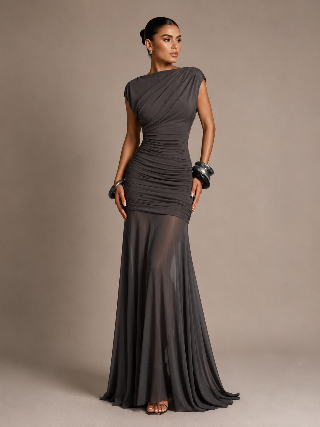 Robe Longue Moulante à Découpes, Preencess